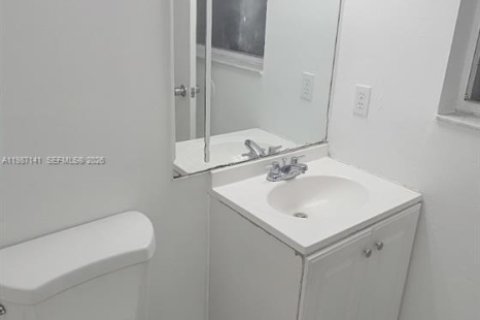 Condominio en alquiler en Oakland Park, Florida, 1 dormitorio, 37.81 m2 № 2046611 - foto 7