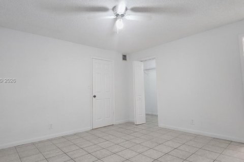 Condominio en alquiler en Oakland Park, Florida, 1 dormitorio, 37.81 m2 № 2046611 - foto 6