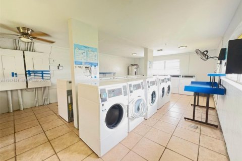 Condominio en alquiler en Oakland Park, Florida, 1 dormitorio, 37.81 m2 № 2046611 - foto 10