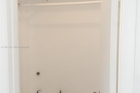 Condominio en alquiler en Oakland Park, Florida, 1 dormitorio, 37.81 m2 № 2046611 - foto 8