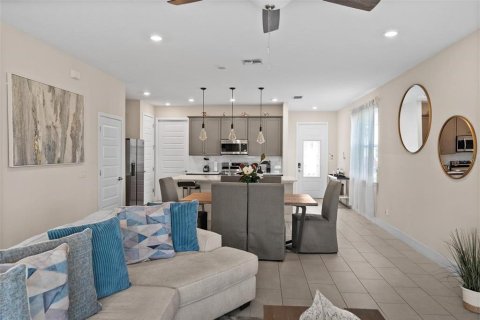 Adosado en venta en Kissimmee, Florida, 3 dormitorios, 154.12 m2 № 1690701 - foto 24