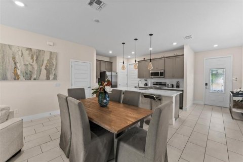 Adosado en venta en Kissimmee, Florida, 3 dormitorios, 154.12 m2 № 1690701 - foto 8