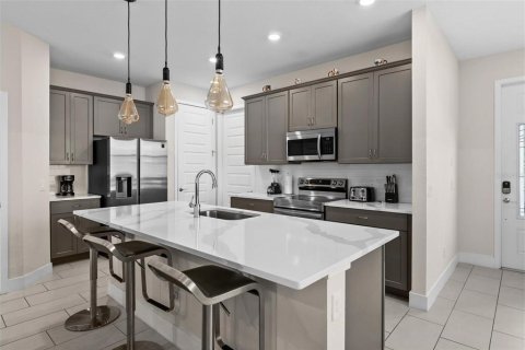Adosado en venta en Kissimmee, Florida, 3 dormitorios, 154.12 m2 № 1690701 - foto 11
