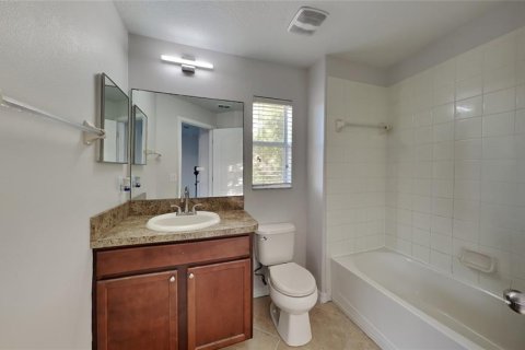 Townhouse in Brandon, Florida 2 bedrooms, 143.81 sq.m. № 1629605 - photo 13