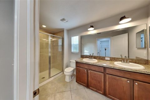 Townhouse in Brandon, Florida 2 bedrooms, 143.81 sq.m. № 1629605 - photo 11