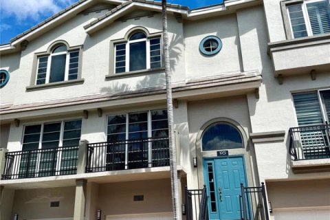 Touwnhouse à vendre à Oakland Park, Floride: 3 chambres, 177.81 m2 № 2084836 - photo 3