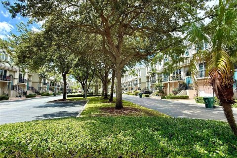 Touwnhouse à vendre à Oakland Park, Floride: 3 chambres, 177.81 m2 № 2084836 - photo 19