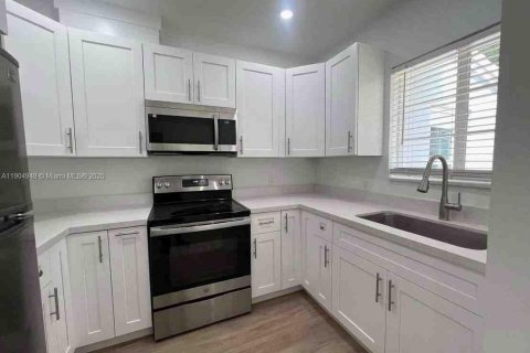 Купить коммерческую недвижимость в Корал-Гейблс, Флорида 240.15м2, № 1956087 - фото 4