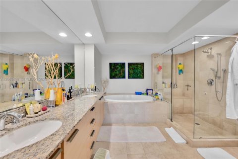 Condominio en alquiler en Hallandale Beach, Florida, 3 dormitorios, 193.05 m2 № 2339845 - foto 17