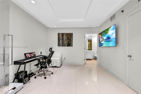Condominio en alquiler en Hallandale Beach, Florida, 3 dormitorios, 193.05 m2 № 2339845 - foto 21