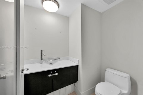 Condominio en alquiler en Hallandale Beach, Florida, 3 dormitorios, 193.05 m2 № 2339845 - foto 20