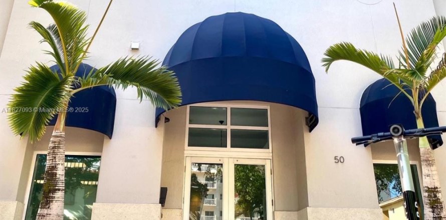 Condo in Coral Gables, Florida, 1 bedroom № 1939674