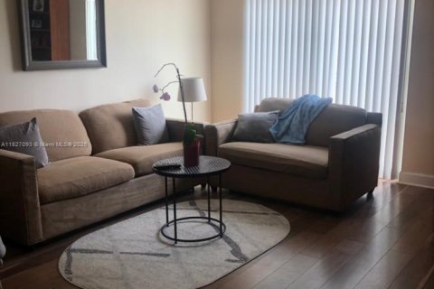 Condo in Coral Gables, Florida, 1 bedroom  № 1939674 - photo 5