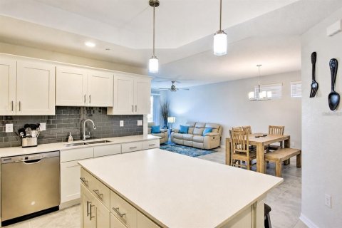Condo in Kissimmee, Florida, 3 bedrooms № 2197449 - photo 5