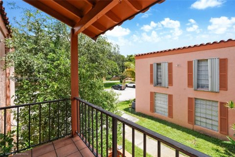 Condo in Miami Lakes, Florida, 2 bedrooms  № 1852023 - photo 15