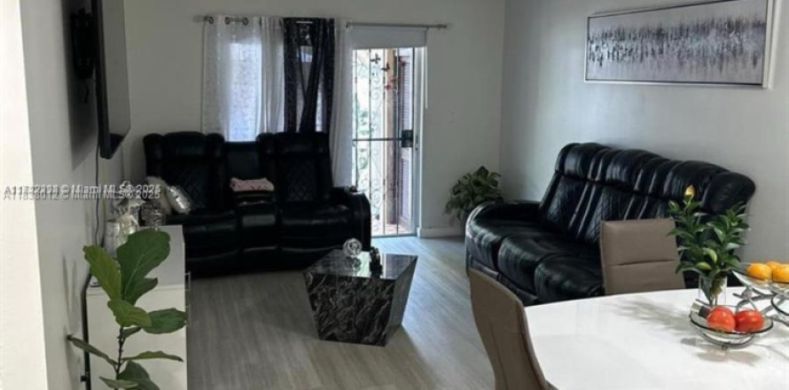 Condo à Sweetwater, Floride, 2 chambres № 1845616