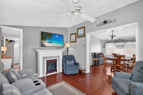 Casa en venta en Jensen Beach, Florida, 2 dormitorios, 69.86 m2 № 2261527 - foto 13