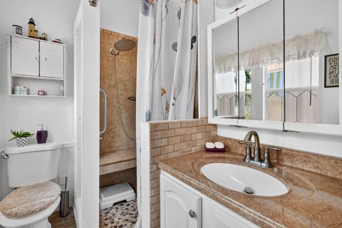 Casa en venta en Jensen Beach, Florida, 2 dormitorios, 69.86 m2 № 2261527 - foto 24