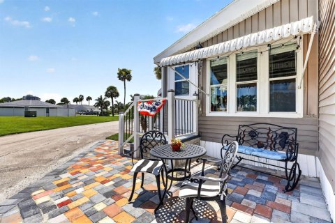 Casa en venta en Jensen Beach, Florida, 2 dormitorios, 69.86 m2 № 2261527 - foto 2