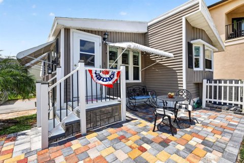 Casa en venta en Jensen Beach, Florida, 2 dormitorios, 69.86 m2 № 2261527 - foto 1