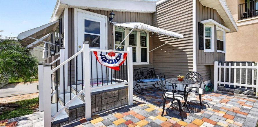 Casa en Jensen Beach, Florida 2 dormitorios, 69.86 m2 № 2261527