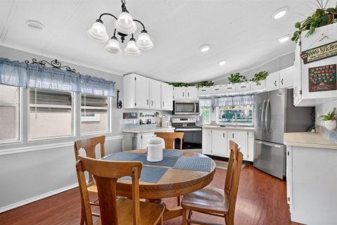 Casa en venta en Jensen Beach, Florida, 2 dormitorios, 69.86 m2 № 2261527 - foto 15