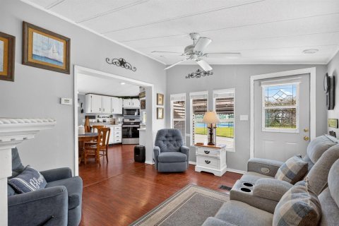 Casa en venta en Jensen Beach, Florida, 2 dormitorios, 69.86 m2 № 2261527 - foto 14