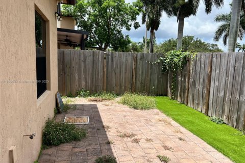 House in Homestead, Florida 4 bedrooms, 152.17 sq.m. № 1799502 - photo 17