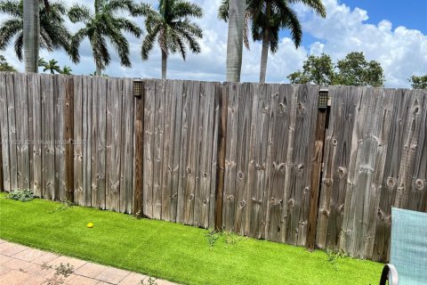 House in Homestead, Florida 4 bedrooms, 152.17 sq.m. № 1799502 - photo 15