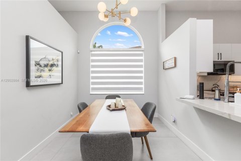 Снять в аренду виллу или дом в Уэстон, Флорида 5 спален, 246.84м2, № 2066445 - фото 15