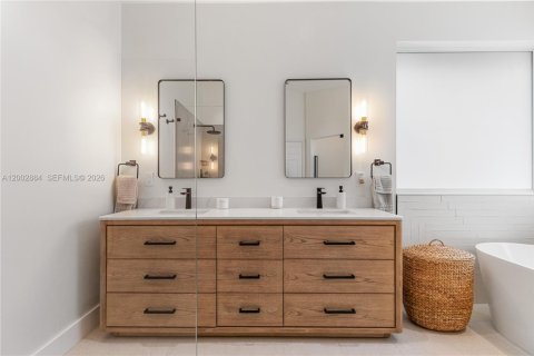 Снять в аренду виллу или дом в Уэстон, Флорида 5 спален, 246.84м2, № 2066445 - фото 28