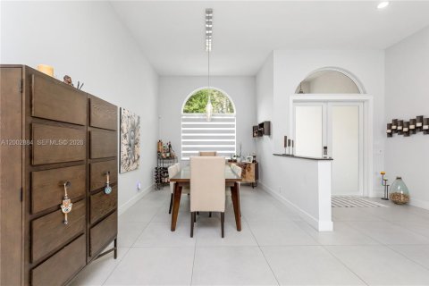 Снять в аренду виллу или дом в Уэстон, Флорида 5 спален, 246.84м2, № 2066445 - фото 23