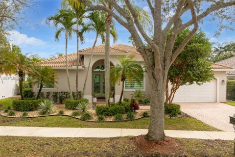 Снять в аренду виллу или дом в Уэстон, Флорида 5 спален, 246.84м2, № 2066445 - фото 5