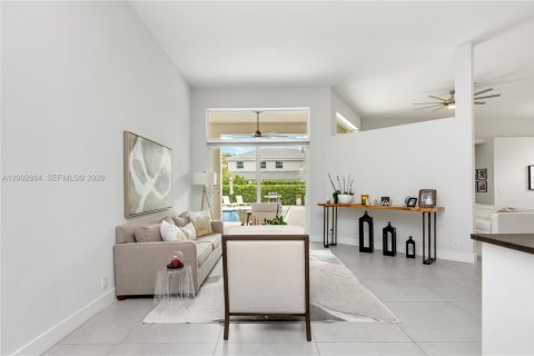 Снять в аренду виллу или дом в Уэстон, Флорида 5 спален, 246.84м2, № 2066445 - фото 7