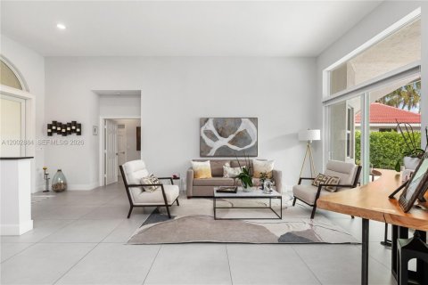 Снять в аренду виллу или дом в Уэстон, Флорида 5 спален, 246.84м2, № 2066445 - фото 8