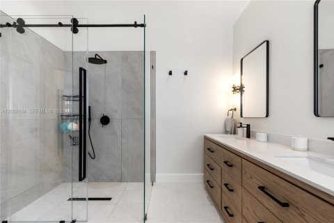 Снять в аренду виллу или дом в Уэстон, Флорида 5 спален, 246.84м2, № 2066445 - фото 26