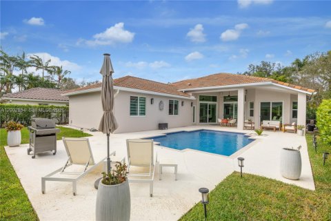 Дом в Уэстон, Флорида 5 спален, 246.84м2 № 2066445