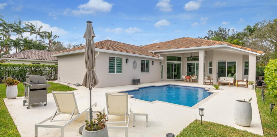 Дом в Уэстон, Флорида 5 спален, 246.84м2 № 2066445