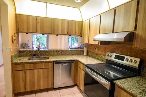 Touwnhouse à louer à Sunrise, Floride: 2 chambres, 88.63 m2 № 2027569 - photo 4