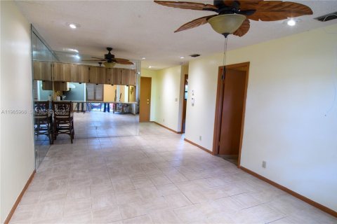 Touwnhouse à louer à Sunrise, Floride: 2 chambres, 88.63 m2 № 2027569 - photo 7