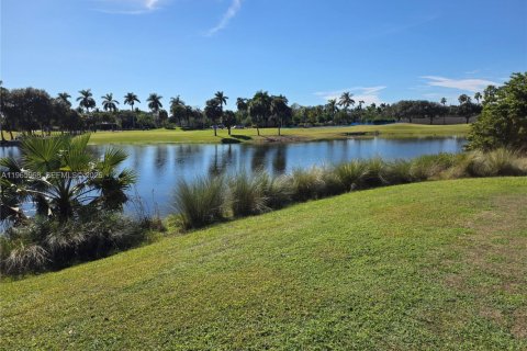 Townhouse in Sunrise, Florida 2 bedrooms, 88.63 sq.m. № 2027569