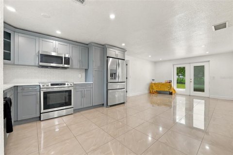 Villa ou maison à louer à Tampa, Floride: 3 chambres, 100.33 m2 № 2380533 - photo 6