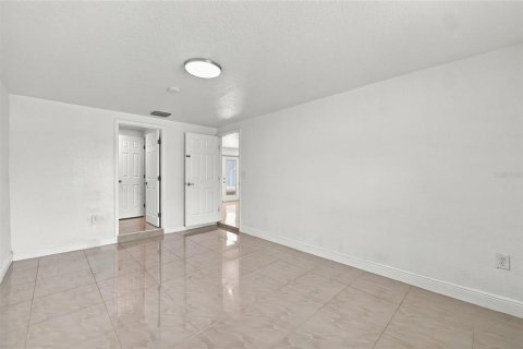 Villa ou maison à louer à Tampa, Floride: 3 chambres, 100.33 m2 № 2380533 - photo 12