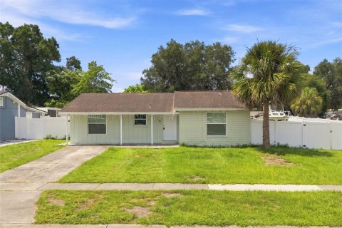 Villa ou maison à Tampa, Floride 3 chambres, 100.33 m2 № 2380533