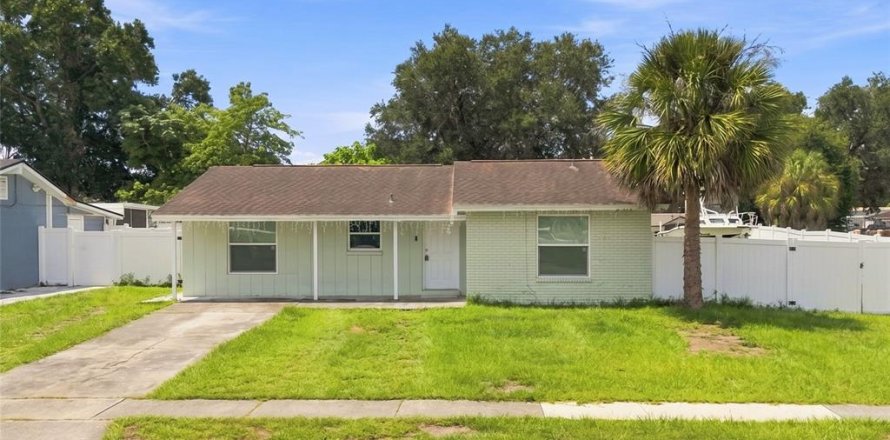 Villa ou maison à Tampa, Floride 3 chambres, 100.33 m2 № 2380533