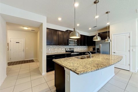 Touwnhouse à vendre à Davenport, Floride: 5 chambres, 208.1 m2 № 2419588 - photo 13