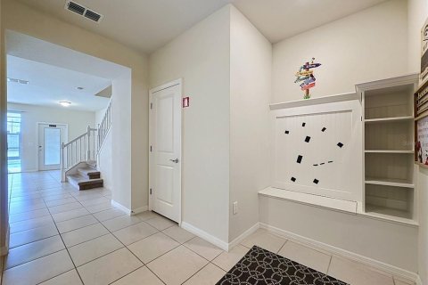 Touwnhouse à vendre à Davenport, Floride: 5 chambres, 208.1 m2 № 2419588 - photo 4