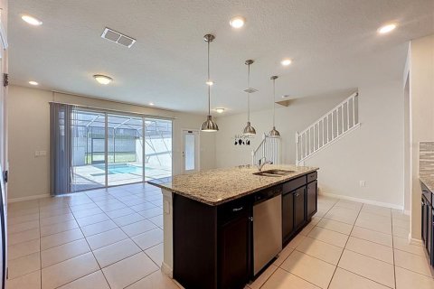 Touwnhouse à vendre à Davenport, Floride: 5 chambres, 208.1 m2 № 2419588 - photo 16