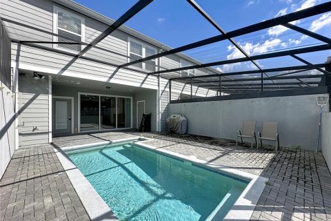 Touwnhouse à vendre à Davenport, Floride: 5 chambres, 208.1 m2 № 2419588 - photo 21