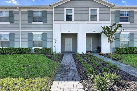 Touwnhouse à Davenport, Floride 5 chambres, 208.1 m2 № 2419588